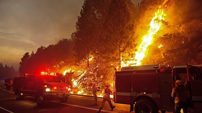 Los incendios forestales son productos de los extensos períodos de sequía. (Foto: ABC.es).