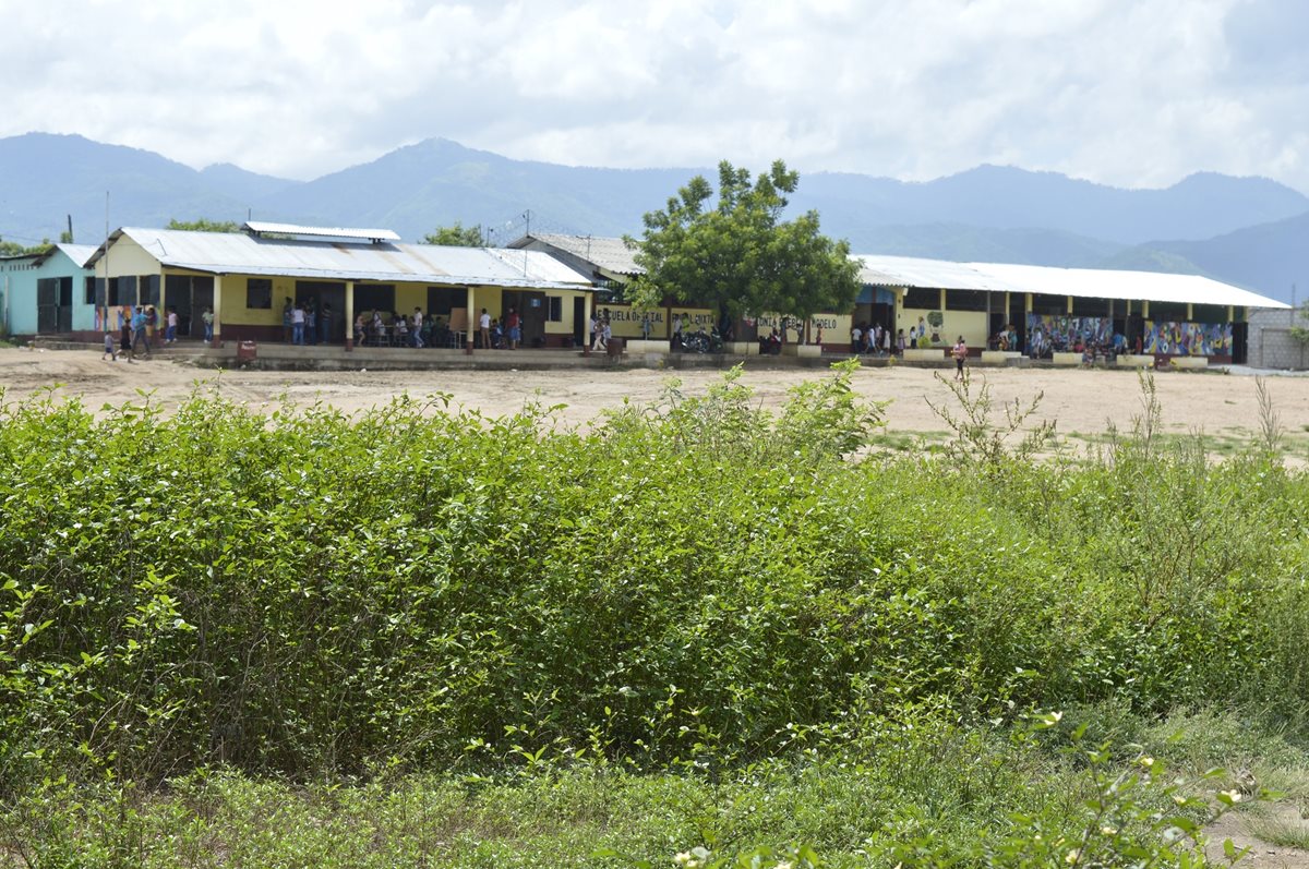 La escuela de Pueblo Modelo fue construida en el 2005. (Foto Prensa Libre: Mario Morales)