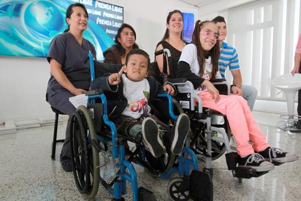 Embajadores de la  Teletón visitaron Prensa Libre. (Foto Prensa Libre: Óscar Rivas)