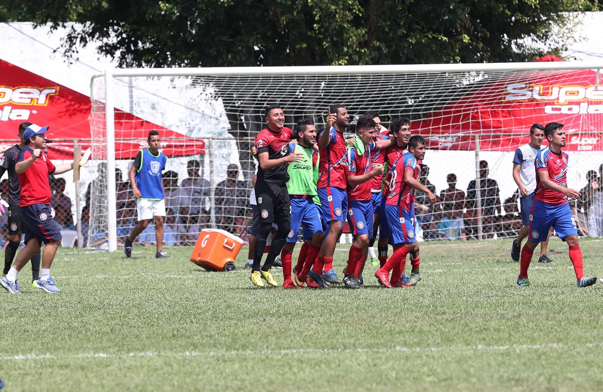 El plantel de Xelajú volverá a jugar una final seis años después. (Foto Prensa Libre: Francisco Sánchez)