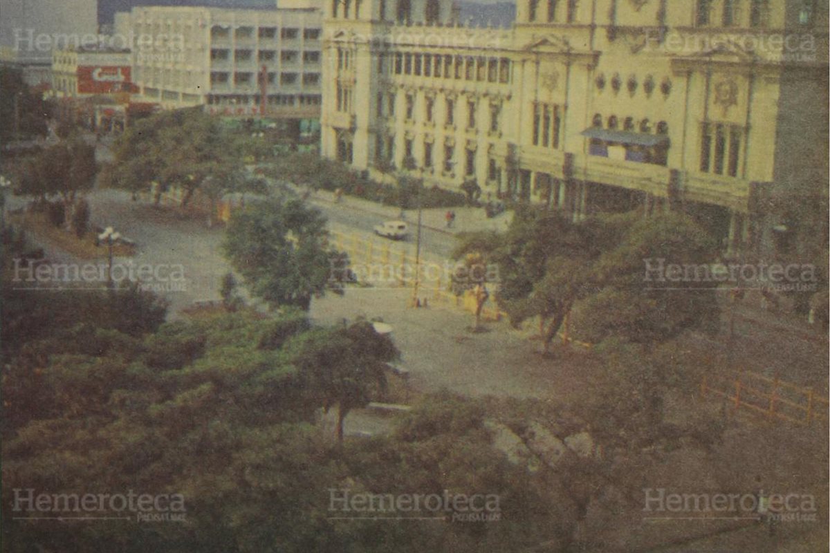 07/02/1984 Inicia la remodelación del parque Central, tendrá lugares para el estacionamiento de cerca de 700 vehículos.( Foto: Hemeroteca PL)