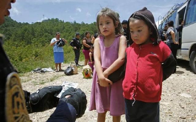 Más de  15 mil niños han sido detenidos cuando intentaban cruzar solos la frontera sur de Estados Unidos. (Foto Prensa Libre: Tomada de Internet)