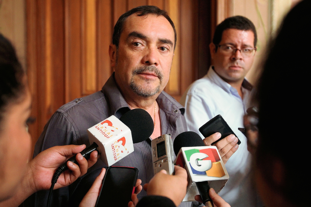 El Diputado del    partido Patriota ,Valentín Gramajo, habla de la multa impuesta por campaña anticipada( Foto Prensa Libre: Paulo Raquec).