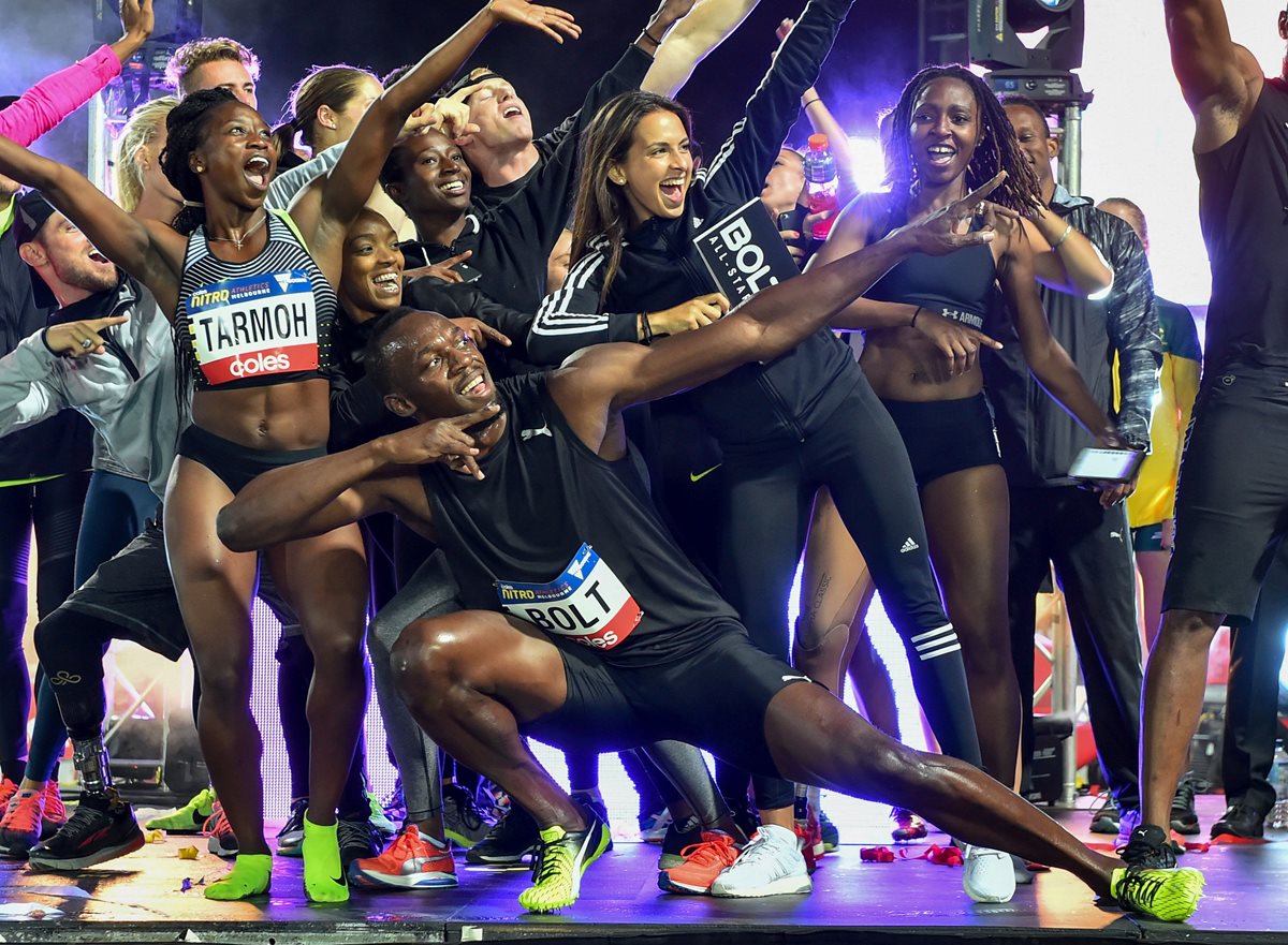 Bolt y su equipo tuvieron una noche de ensueño en Australia. (Foto Prensa Libre: AFP)