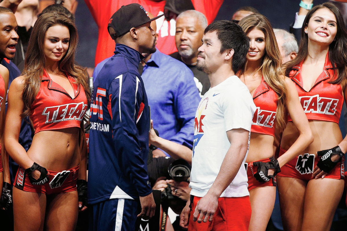 Floyd Mayweather yManny Pacquiao en el pasaje realizado el viernes en las Vegas. (Foto Prensa Libre: AFP)