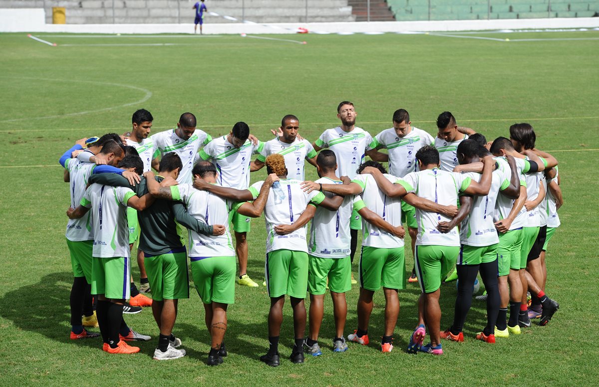 Antigua GFC superó a Comunicaciones en partido amistoso disputado en el estadio Pensativo. (Foto Prensa Libre: Francisco Sánchez)