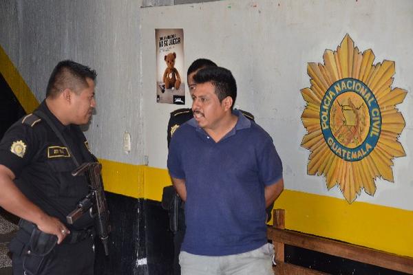 El  detenido, en  la  Comisaría  32.