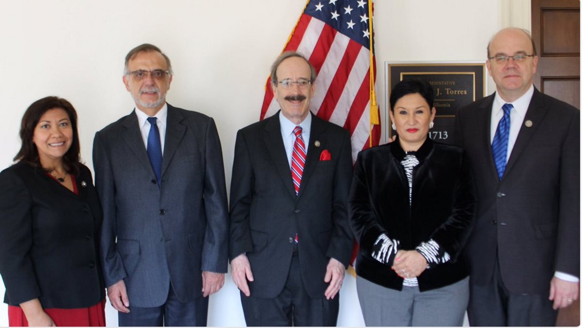 En marzo pasado, integrantes de la Cámara de Representantes –entre ellos Norma Torres, primera a la izquierda–, mostraron apoyo a Iván Velásquez, comisionado de Cicig y Thelma Aldana, fiscal general en una visita a Washington.