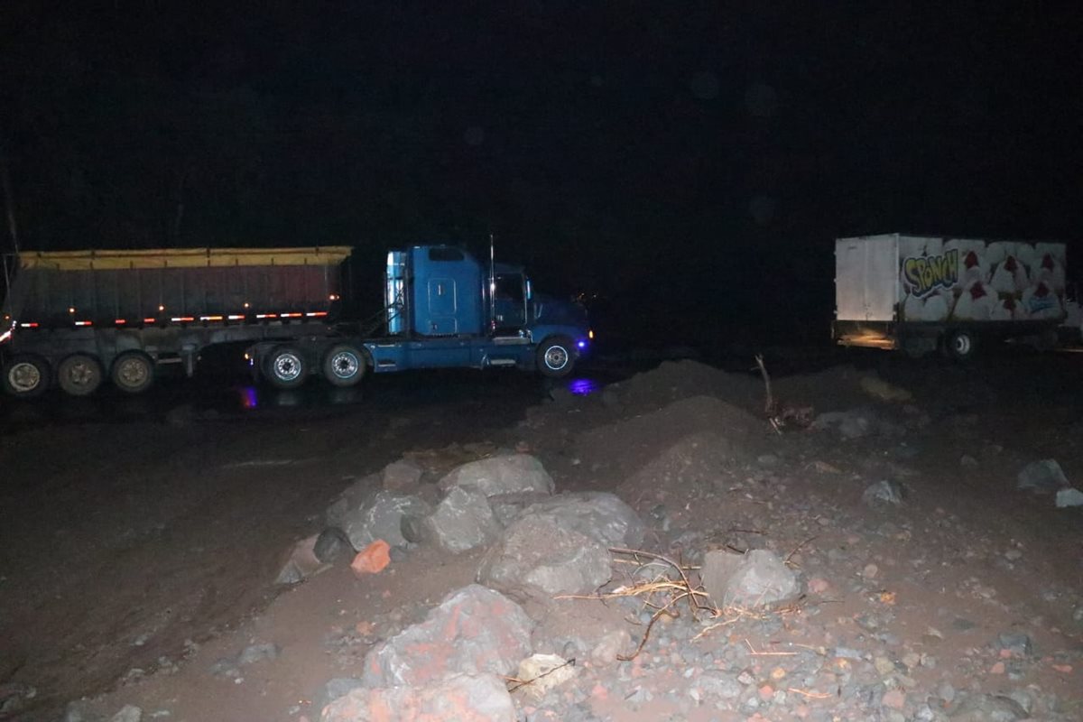 Por su ubicación, la RN14 es importante para el comercio. (Foto Prensa Libre: Carlos Paredes)