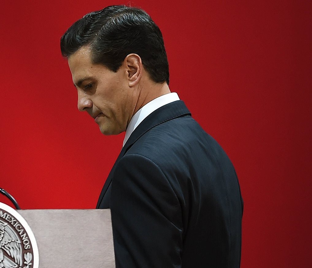 El presidente de México, Enrique Peña Nieto, afronta máximos históricos de desaprobación ciudadana. (Foto Prensa Libre: AFP).