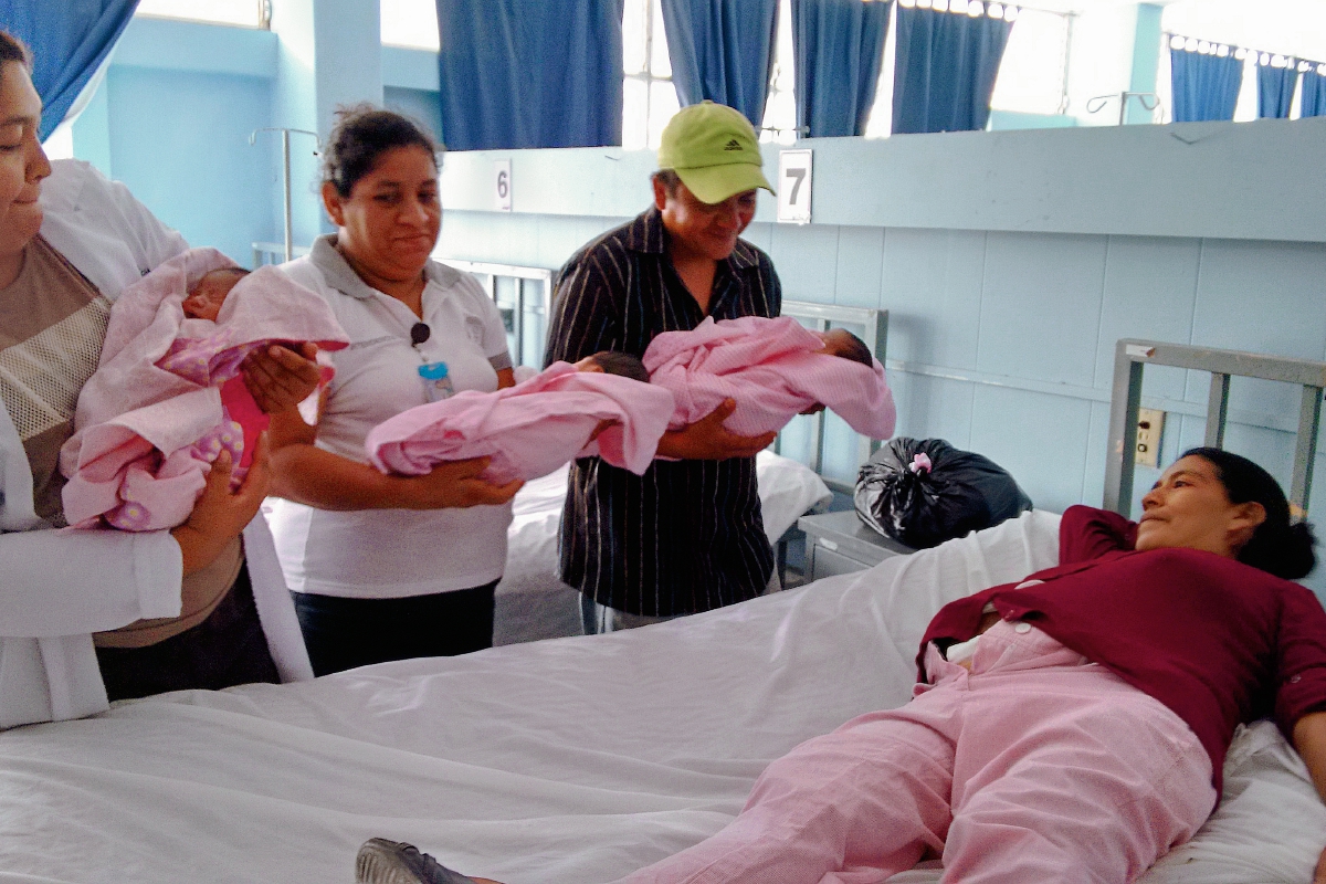 Las trillizas nacieron en el Hospital Regional de Cuilapa. (Foto Prensa Libre: Oswaldo Cardona)