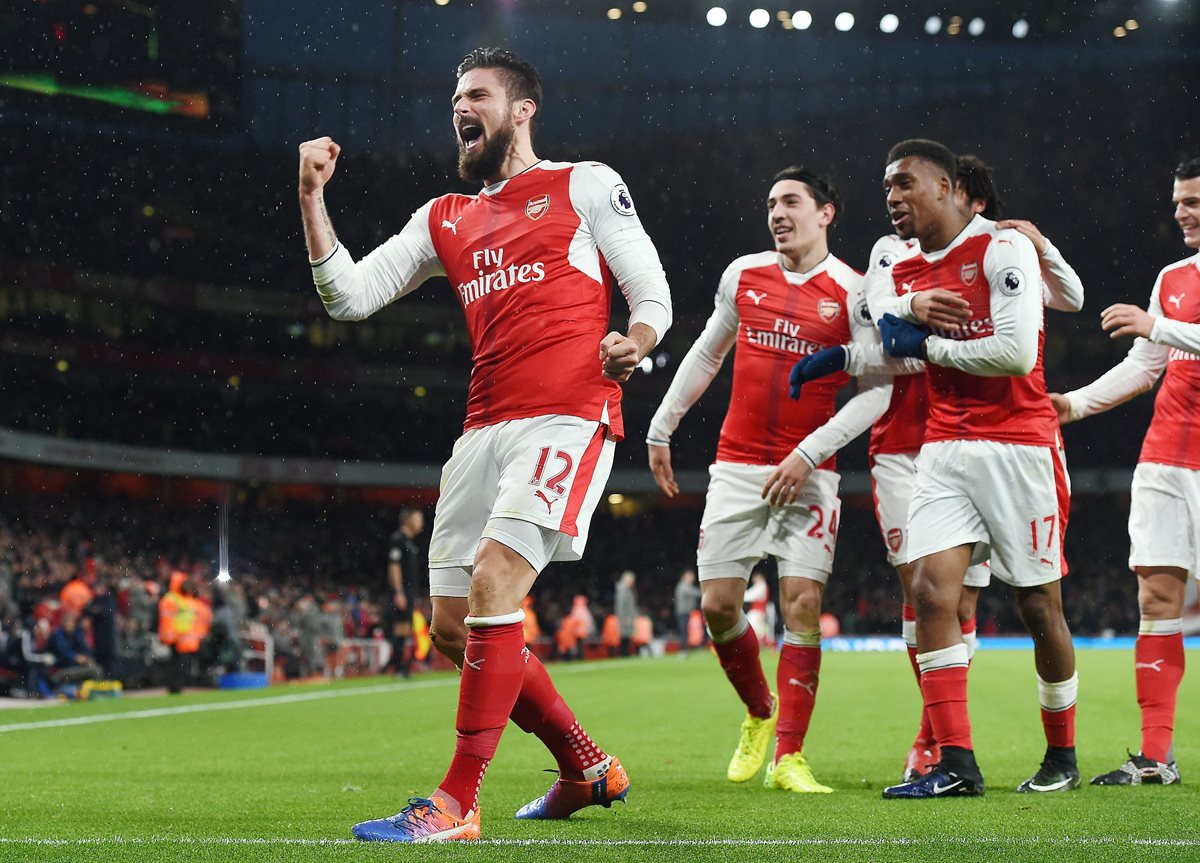 Oliver Giroud festeja el golazo anotado frente al Crystal Palace. (Foto Prensa Libre: EFE)