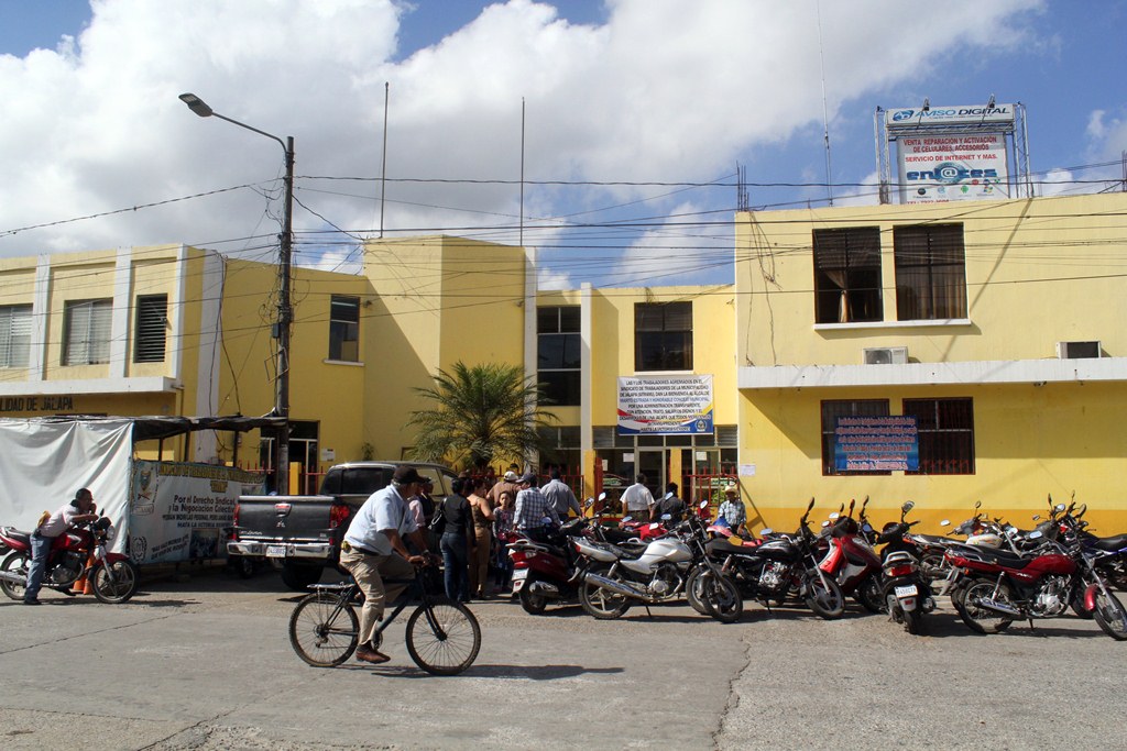 Municipalidad de Jalapa, donde habría ocurrido el robo. (Foto Prensa Libre: Hugo Oliva).