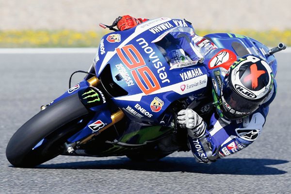 El piloto de MotoGP el español Jorge Lorenzo durante la primera tanda de entrenamientos libres del Gran Premio de España de MotoGP. (Foto Prensa Libre: EFE).