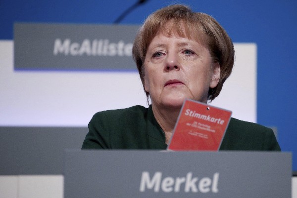 Ángela Merkel participa en la votación del congreso de la Unión Cristianodemócrata.(EFE).