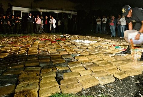 Vecinos afirman que incineración de drogas ha afectado a su salud. (Foto Prensa Libre: Archivo)