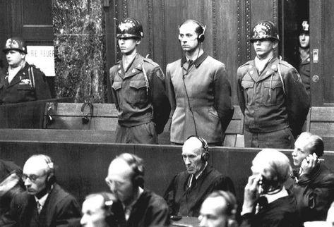 Juicio contra Karl Brandt. (Foto Prensa Libre: De.academic.ru)