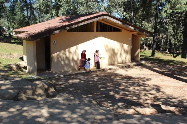 Los Sanitarios también están  descuidados.