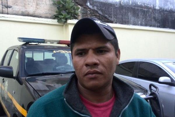 Francisco Ramírez fue capturado señalado de violación. (Foto Prensa Libre: PNC)