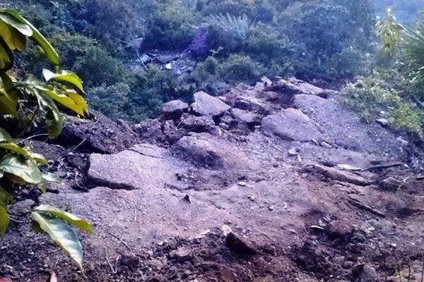 Lugar donde ocurrió el deslave en la aldea Santa Inés, Sansare, El Progreso. (Foto Prensa Libre: Hugo Oliva)<br _mce_bogus="1"/>