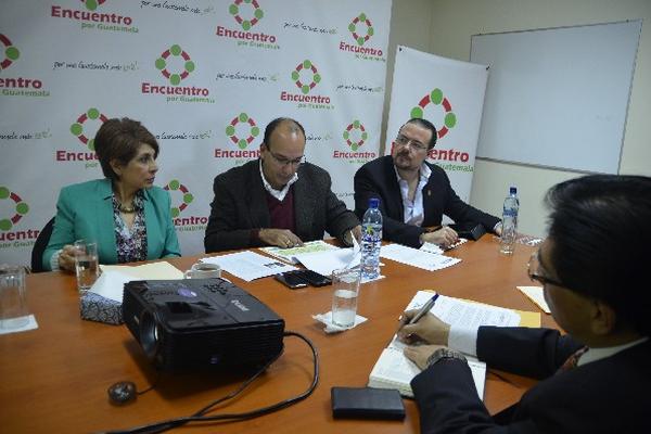 Los diputados Leonel Lira y Luis Álvarez denuncian supuestas irregularidades en el RIC.