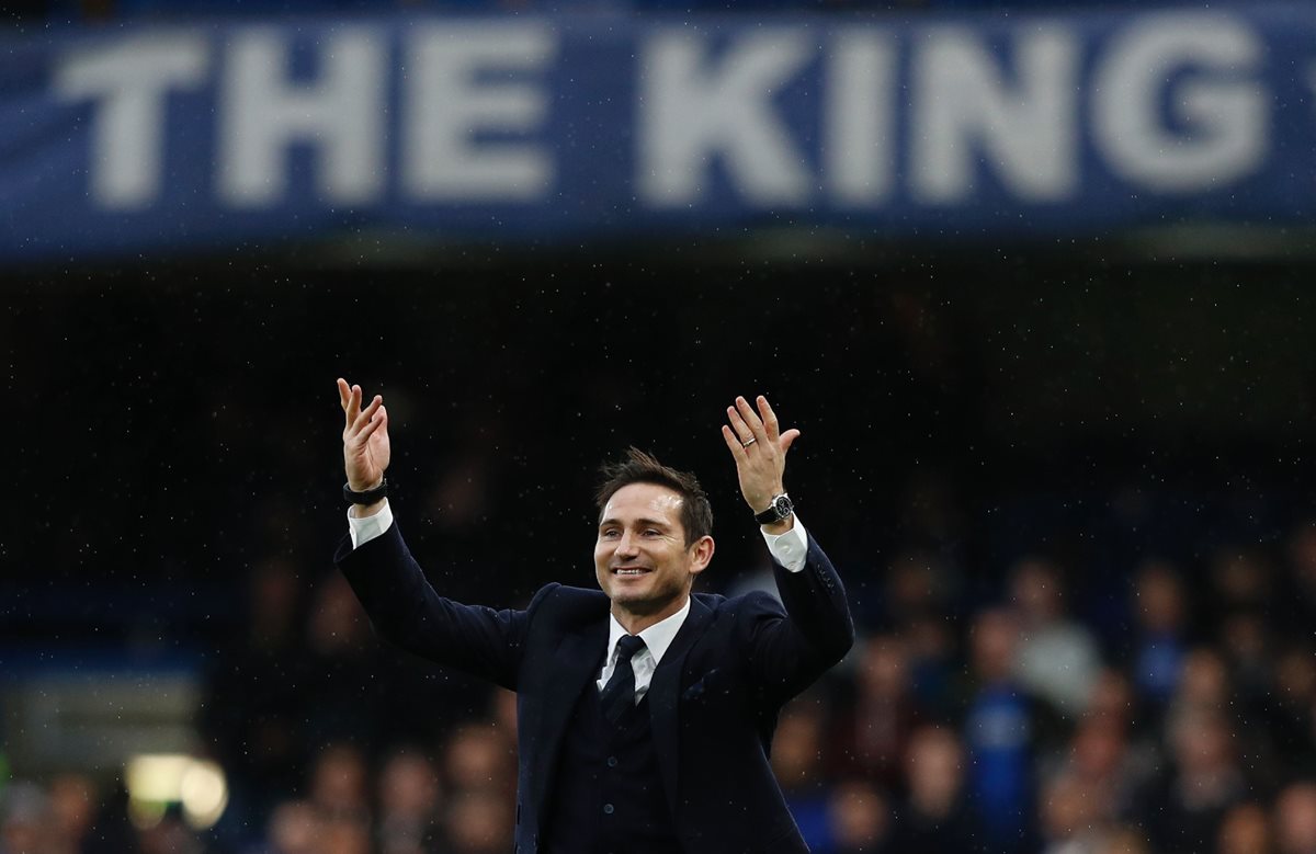 Lampard fue recibido como se lo merece en Stamford Bridge esta tarde. (Foto Prensa Libre: AFP)