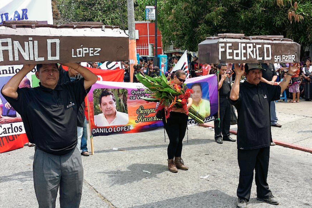 El 19 de marzo  último sindicalistas exigieron el esclarecimiento  de las muertes de los periodistas Danilo Lopez y Federico Salazar.( Foto Prensa Libre: Hemeroteca PL)