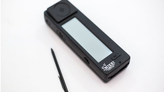 El IBM Simon es considerado uno de los primeros modelos de teléfonos inteligentes. GETTY IMAGES