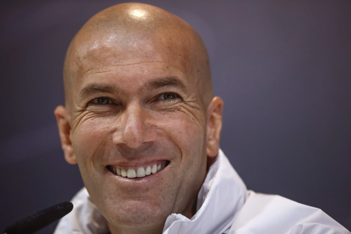 Zinedine Zidane se muestra positivo de cara al crucial juego contra el Villarreal. (Foto Prensa Libre: EFE)