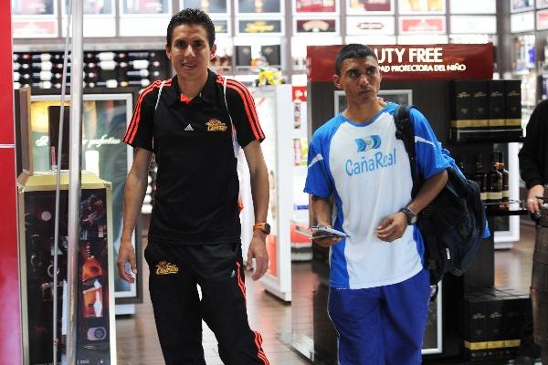 Luis Carlos Rivero y Alfredo Arévalo  tienen como meta obtener buenos resultados en su primera carrera del año. (Foto Prensa Libre: Francisco Sánchez)
