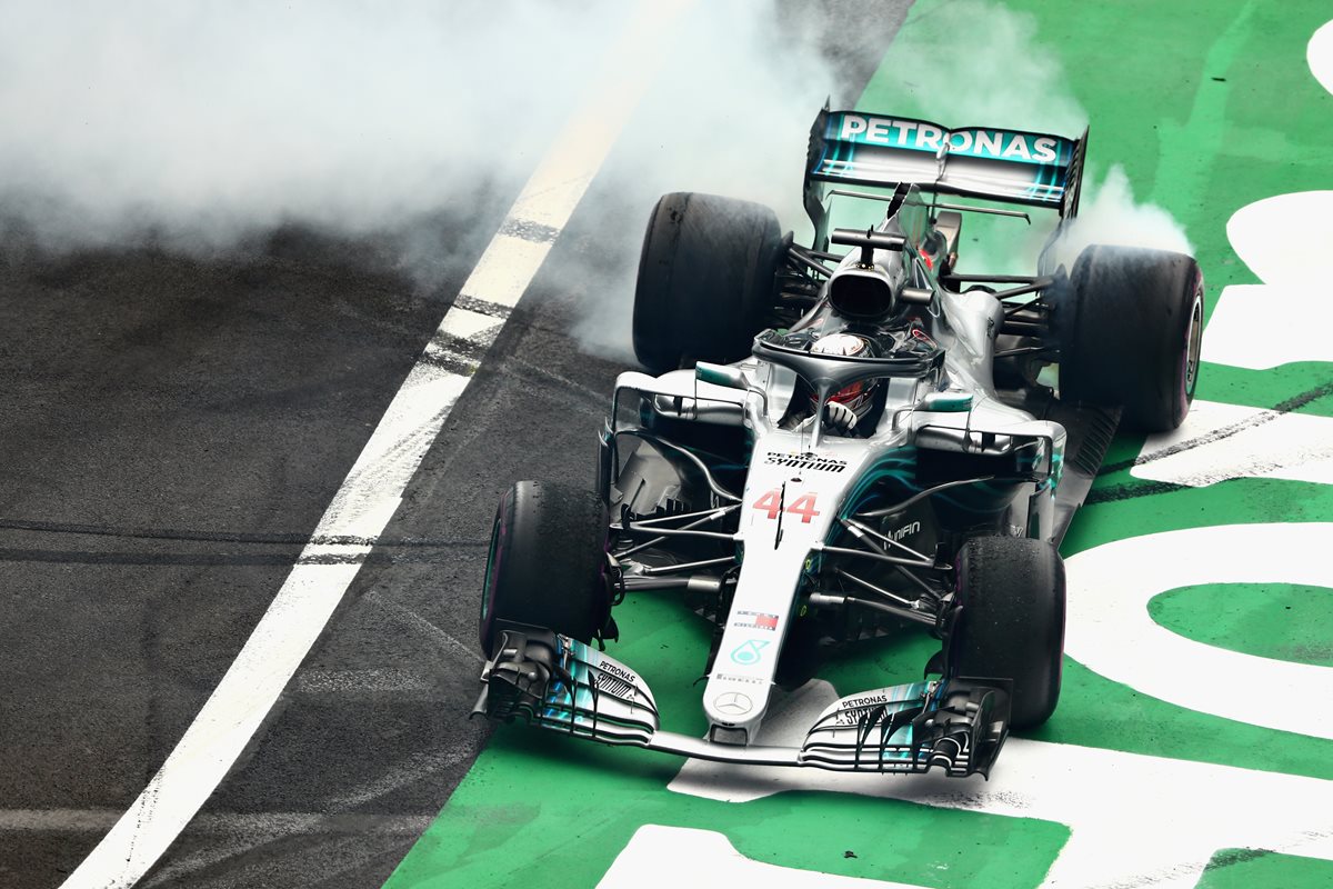 Lewis Hamilton ganó su quinto título de la Fórmula 1. (Foto Prensa Libre: AFP)