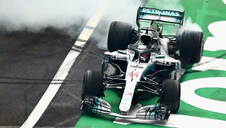 Lewis Hamilton ganó su quinto título de la Fórmula 1. (Foto Prensa Libre: AFP)