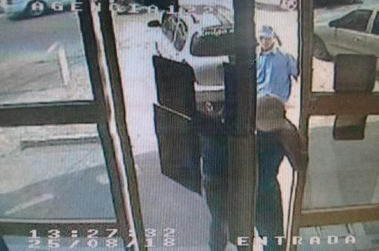 Prensa Libre obtuvo acceso a las fotografías del video de la agencia cuando sucedió el robo. (Foto Prensa Libre: Hemeroteca)