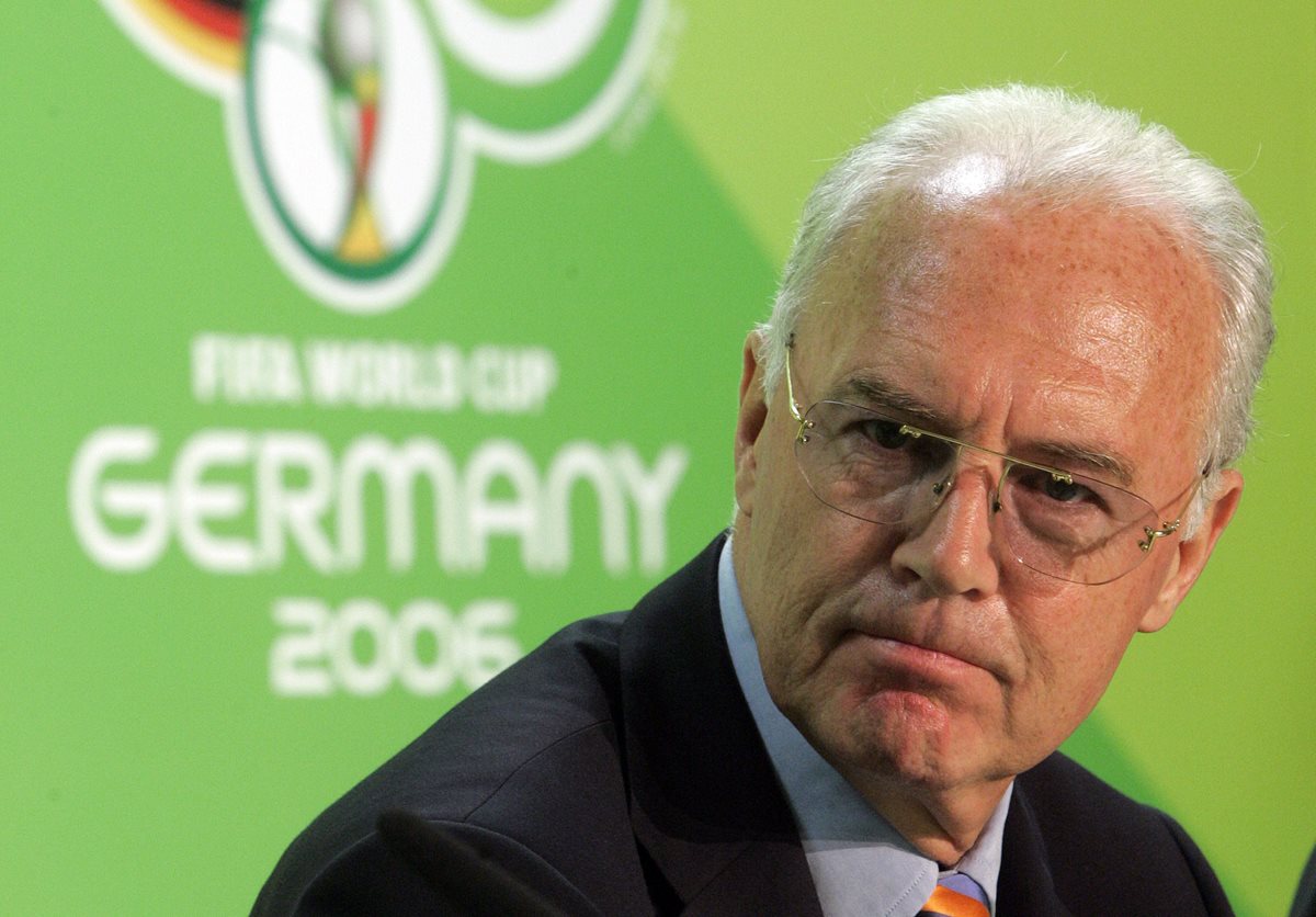 Las autoridades suizas informaron que la fiscalía interrogó a Franz Beckenbauer como parte de su investigación. (Foto Prensa Libre: AFP)