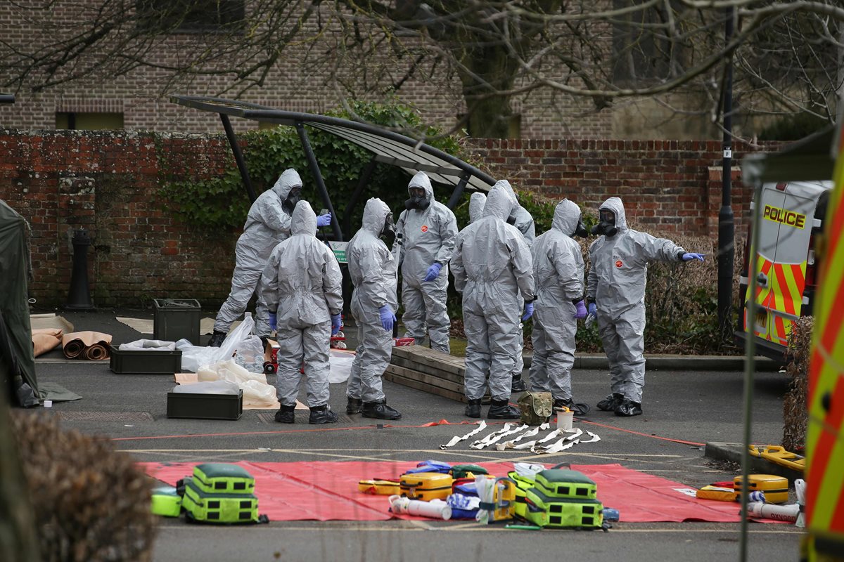 La Policía británica que busca a los autores de un ataque de agentes neurotóxicos contra un e espía ruso está examinando más de 200 pruebas en el Reino Unido. (Fpto Prensa Libre:AFP).