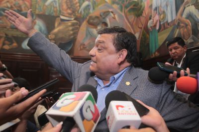 El diputado Carlos Herrera arremetió contra la periodista Jessica Gramajo por una publicación. (Foto Prensa Libre: Óscar Rivas)