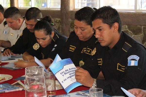 taller fue impartido   a agentes y jefes de subestaciones.