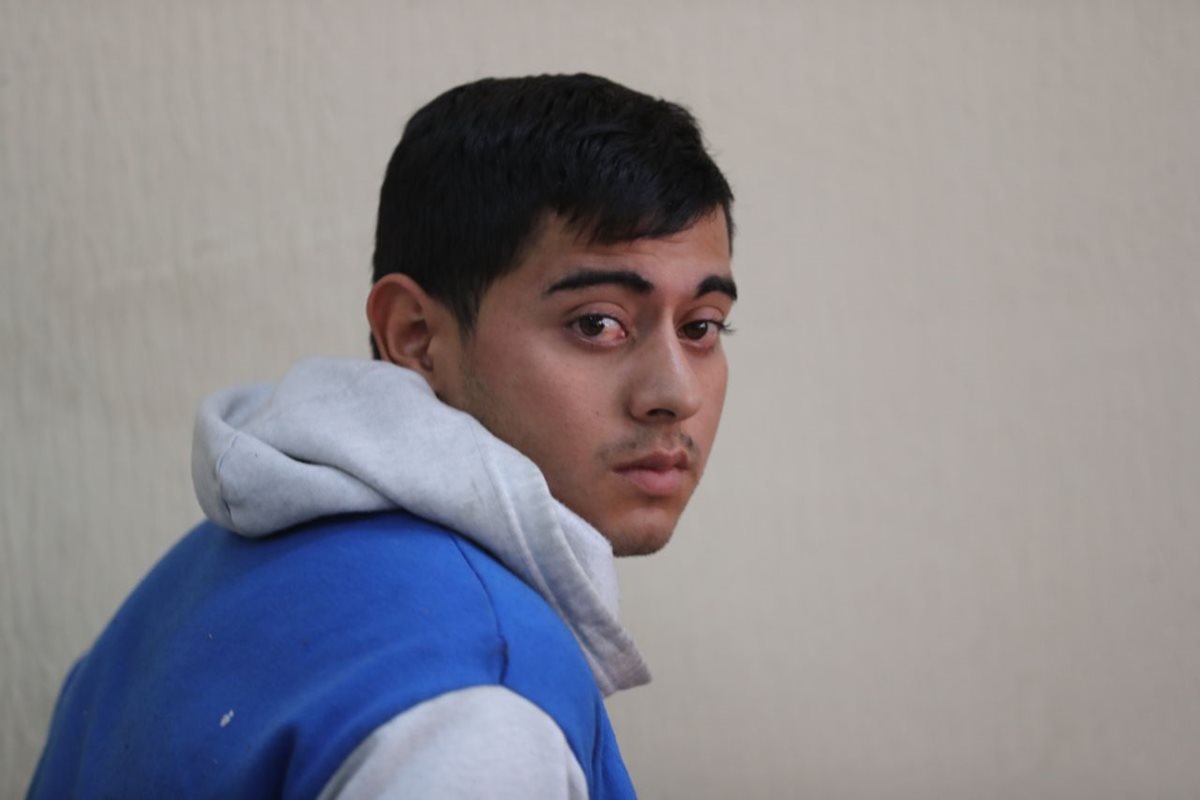 Sergio Alexander Sagastume Reynoso de 23 años es sindicado de grabar a mujeres en el baño de un restaurante de la zona 10. (Foto Prensa Libre: Érick Ávila)