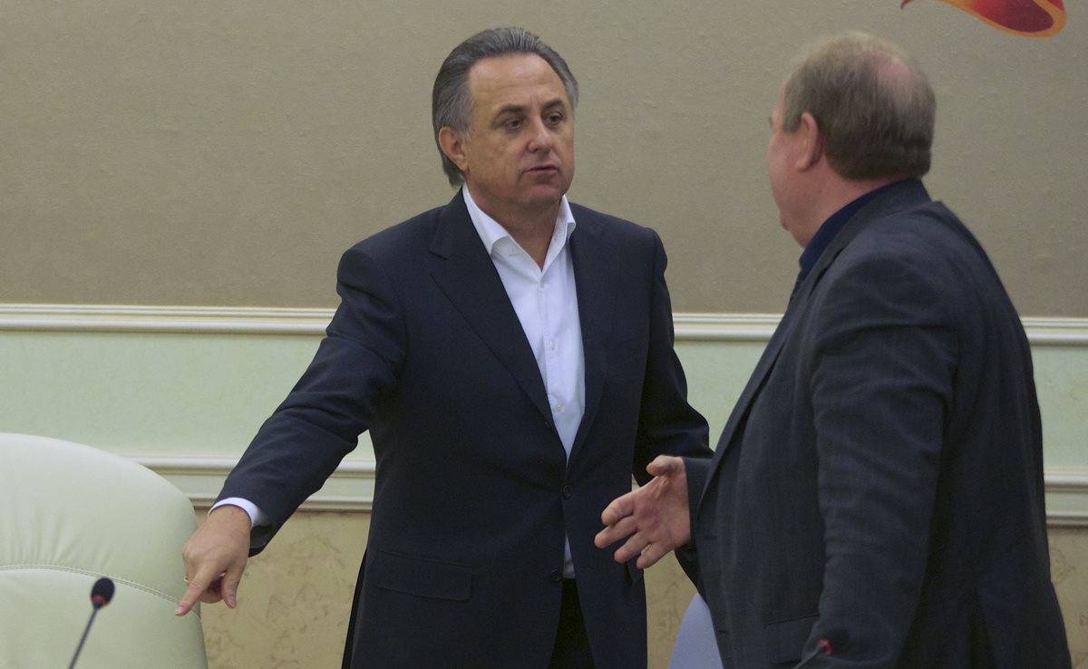 El ministro de deportes de Rusia, Vitaly Mutko se reunió este domingo con autoridades de la federación de atletismo. (Foto Prensa Libre: AP)
