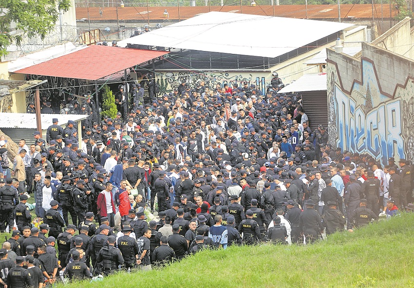 Las cárceles del país están hacinadas en más del 300 por ciento. Foto Prensa Libre: Hemeroteca PL