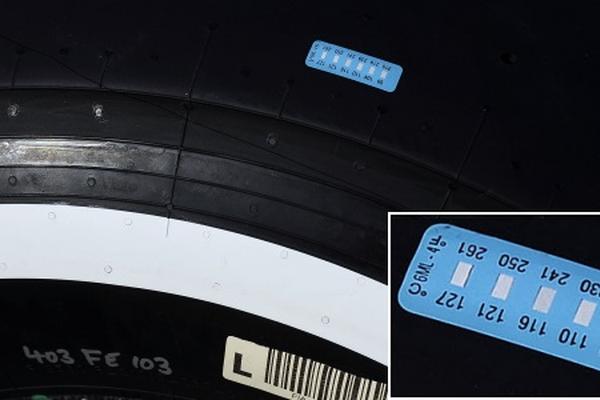 Pirelli probó una etiqueta adhesiva que controla la temperatura de las cubiertas en los neumáticos. (Foto Prensa Libre: cortesía F1.com)