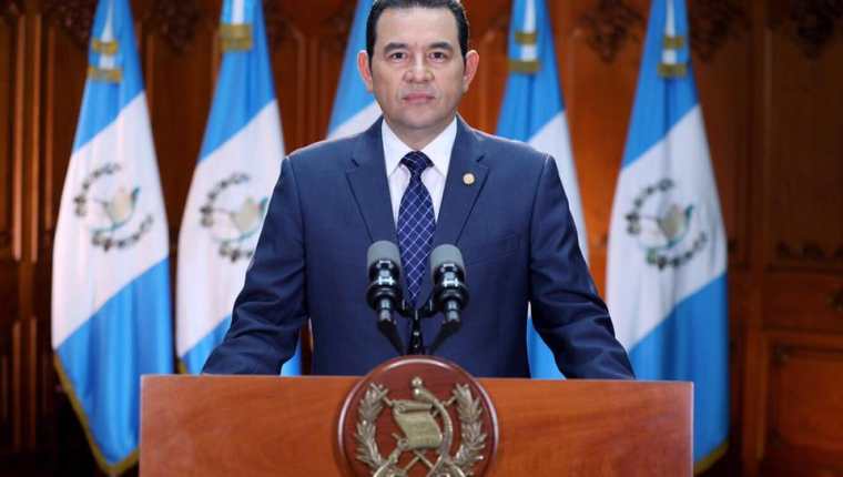 El presidente Jimmy Morales dijo este jueves que será hasta cuando reciba las reformas al Código Penal que las analizará y decidirá si las veta o no. (Foto Prensa Libre: Gobierno de Guatemala)