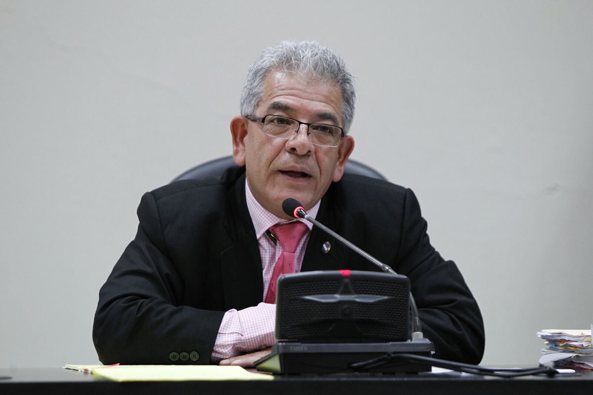 Juez Miguel Ángel Gálvez habló sobre la autorización del traslado de Pérez Molina a hospitales. (Foto Prensa Libre: Hemeroteca PL)