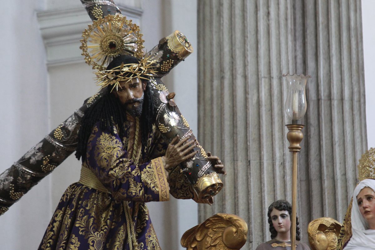 La imagen de Jesús Nazareno de la Merced será reparada. (Foto Prensa Libre: Estuardo Paredes)