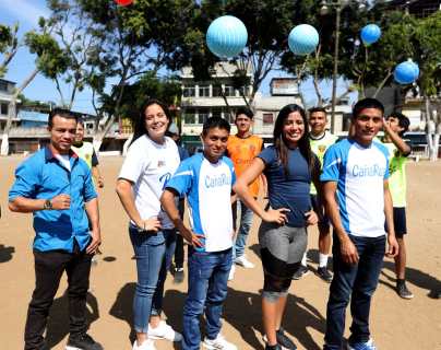 Destacados deportistas guatemaltecos llevan mensaje de esperanza a niños y jóvenes de la colonia Sakerty