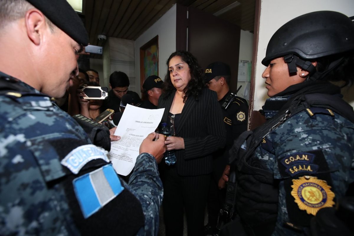 Jueza Jisela Reinoso fue nuevamente detenida en el Juzgado Segundo de Primera Instancia Penal. (Foto Prensa Libre: Esbin García)