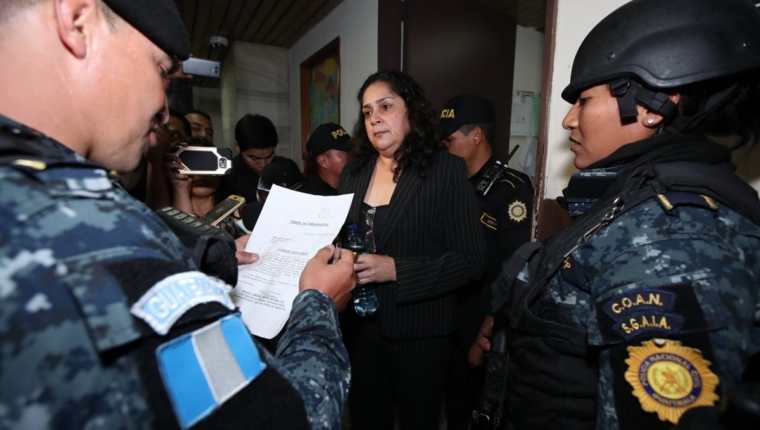Jueza Jisela Reinoso fue nuevamente detenida en el Juzgado Segundo de Primera Instancia Penal. (Foto Prensa Libre: Esbin García)