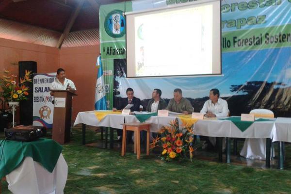 El Inab realizó un congreso de Desarrollo Sostenible en Baja Verapaz. (Foto Prensa Libre: Inab)