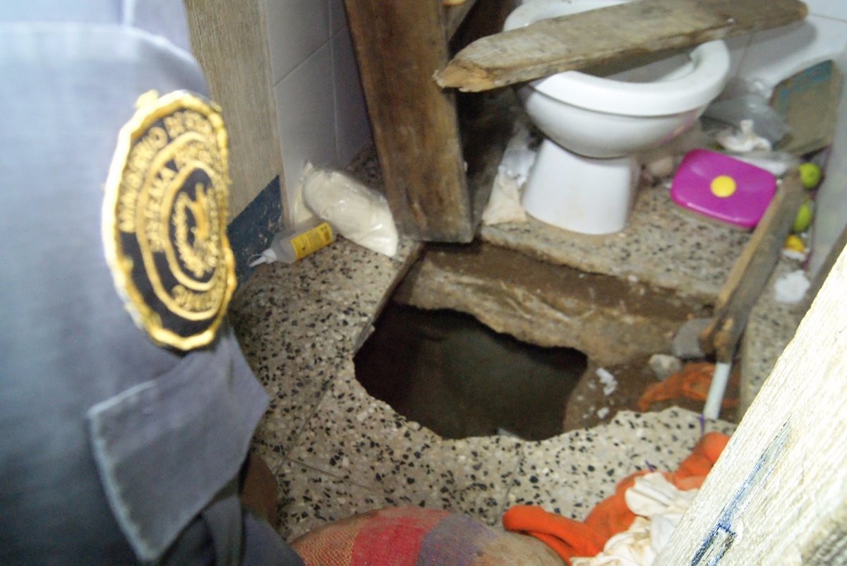 Un túnel fue localizado en una celda de la cárcel Fraijanes (Foto Prensa Libre: Sistema Penitenciario)