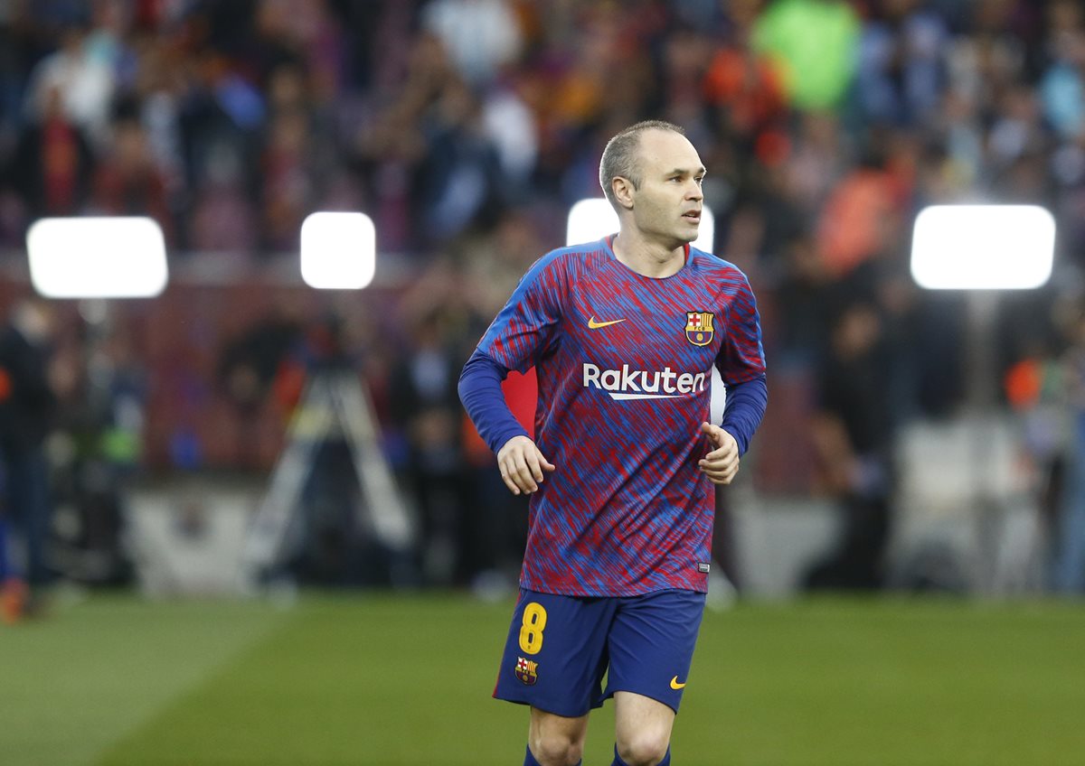Medios españoles aseguran que el futuro de Andrés Iniesta se encuentra en el futbol japonés. (Foto Prensa Libre: AFP)
